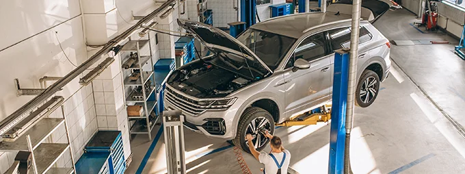 Smart automotive solutions with connected car diagnostics and fleet management interface